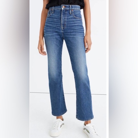 Madewell Denim - Madewell Slim Demi-Boot Jeans in Sundale
Wash - size 29